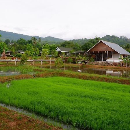 Nok Chan Mee Na Chom Thong Ngoại thất bức ảnh